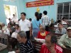 Lãnh đạo sở Tài chính tặng quà thăm và tặng quà cho đối tượng