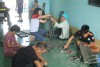 Lớp dạy nghề đặc biệt dành cho người khuyết tật - Cô Nguyễn Thị Thu Hương đang hướng dẫn HV thực hành.