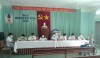 Ông Nguyễn Đình Nghĩa (người thứ ba từ phải sang) - Chủ tịch Hội đồng xác định mức độ khuyết tật của phường Bình Định