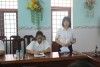 Bà Nguyễn Thị Thanh Lịch - Phó Chủ tịch UBND tỉnh Gia Lai đến thắm và tặng quà cho các cháu nhân dịp Tết Trung thu