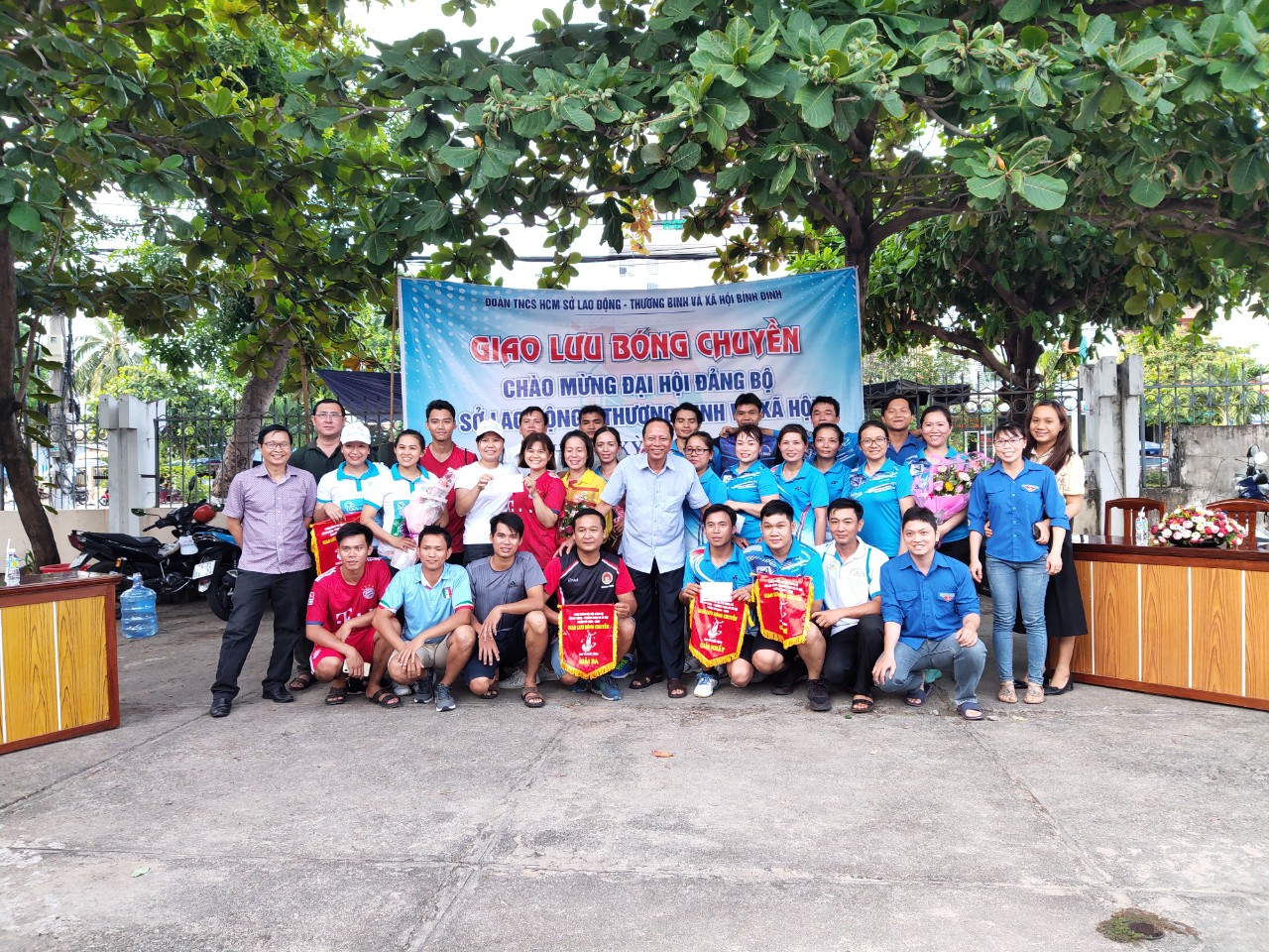 Các đội bóng chuyền tham gia giải