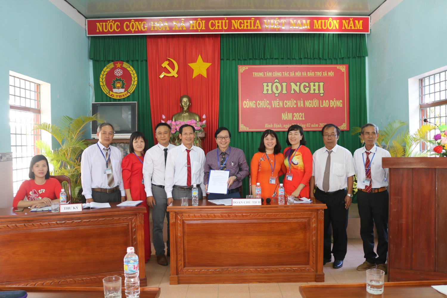 Công đoàn và chính quyền ký kết giao ước thi đua năm 2021