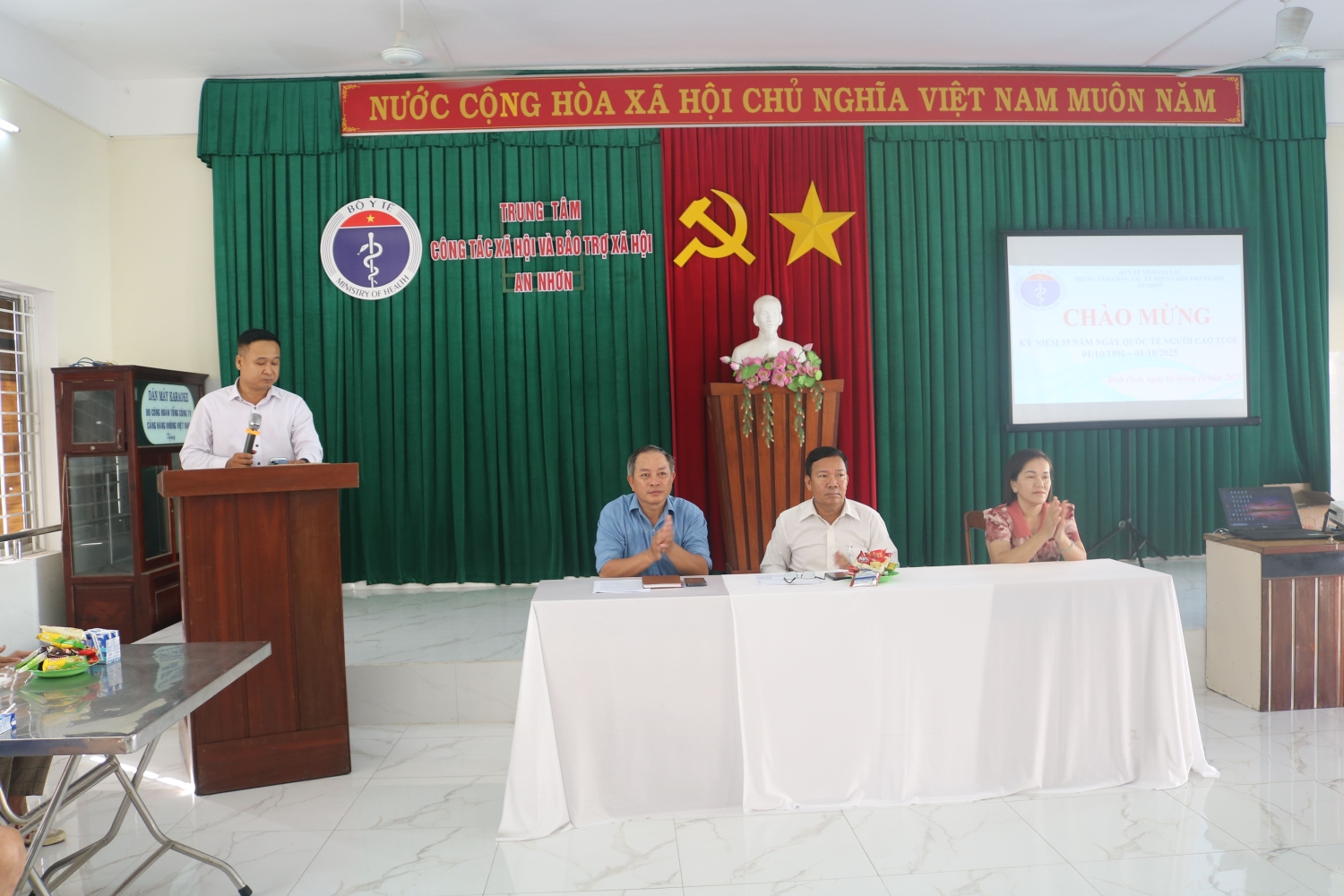 Trung tâm Công tác xã hội và Bảo trợ xã hội An Nhơn tổ chức kỷ niệm ngày Quốc tế người cao tuổi lần thứ 35 (01/10/1991 - 01/10/2025)